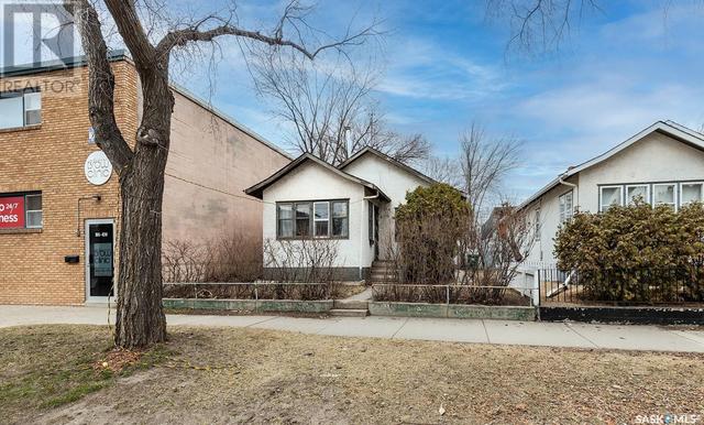 500 Duchess Street, House detached with 2 bedrooms, 1 bathrooms and null parking in Saskatoon SK | Image 1