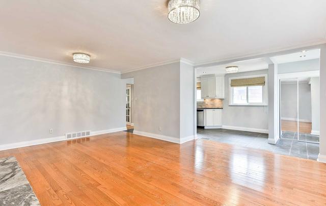 151 Bishop Ave, House detached with 3 bedrooms, 3 bathrooms and 5 parking in Toronto ON | Image 3