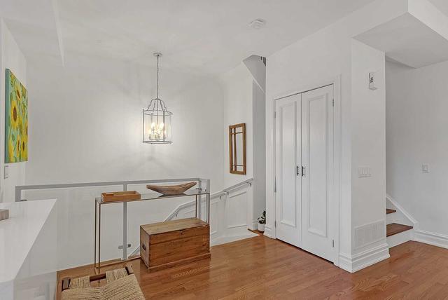 30c Mcmurrich St, Townhouse with 2 bedrooms, 2 bathrooms and 1 parking in Toronto ON | Image 3