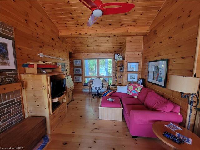 890 Mazinaw Lake, House detached with 2 bedrooms, 1 bathrooms and null parking in North Frontenac ON | Image 14