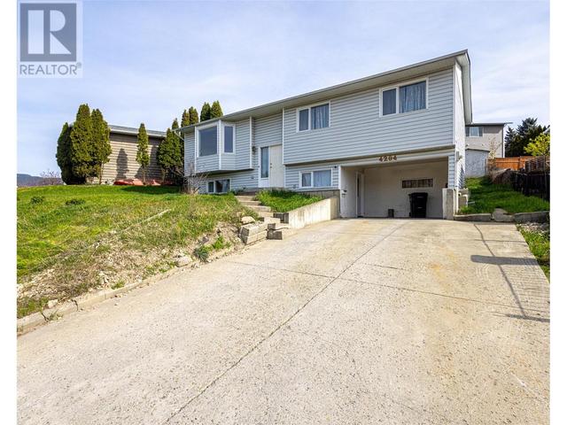 4204 Westview Drive, House detached with 5 bedrooms, 2 bathrooms and 7 parking in Vernon BC | Image 1