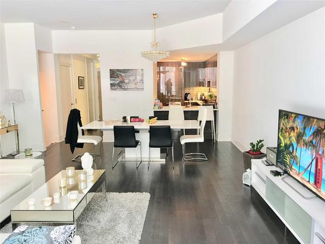 Th 104 - 39 Queens Quay E, Townhouse with 2 bedrooms, 3 bathrooms and 2 parking in Toronto ON | Image 3