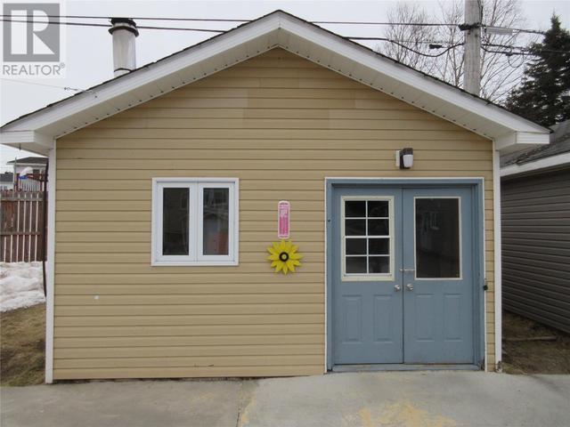 580 Main Street, House detached with 3 bedrooms, 1 bathrooms and null parking in Bishop's Falls NL | Image 10