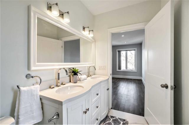 310 Melrose St, House detached with 3 bedrooms, 3 bathrooms and 3 parking in Toronto ON | Image 13
