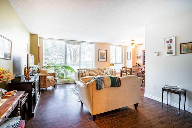 101 - 60 Southport St, Condo with 3 bedrooms, 1 bathrooms and 1 parking in Toronto ON | Image 3