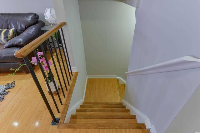 187 Fleetwood Cres, Townhouse with 3 bedrooms, 2 bathrooms and 1 parking in Brampton ON | Image 27