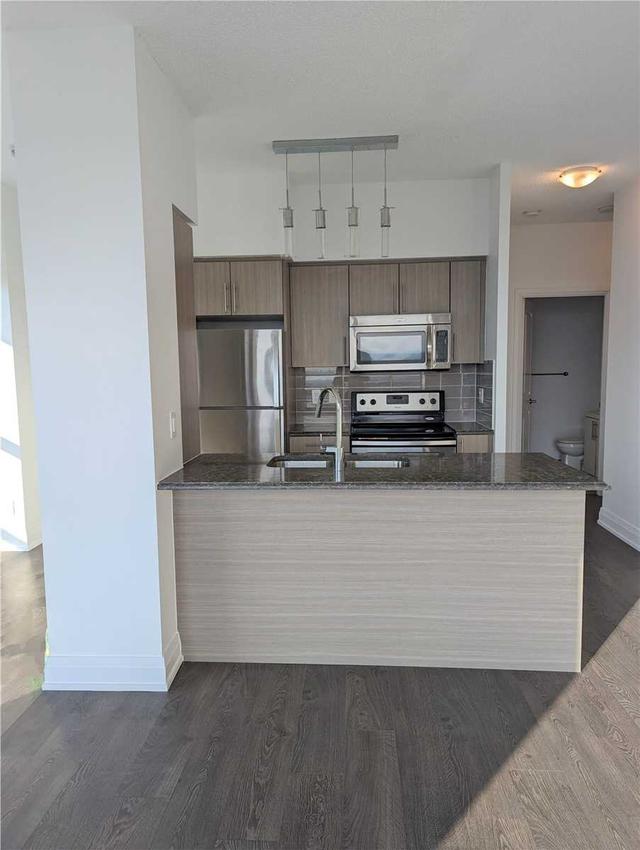 1511 - 65 Speers Rd, Condo with 2 bedrooms, 2 bathrooms and 1 parking in Oakville ON | Image 2