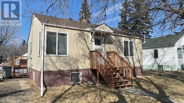 814 - 10 St., House detached with 3 bedrooms, 2 bathrooms and 4 parking in Wainwright AB | Image 1