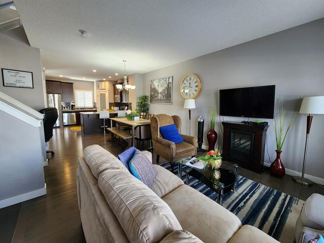 81 Redstone Common Ne, Home with 3 bedrooms, 2 bathrooms and 2 parking in Calgary AB | Image 2