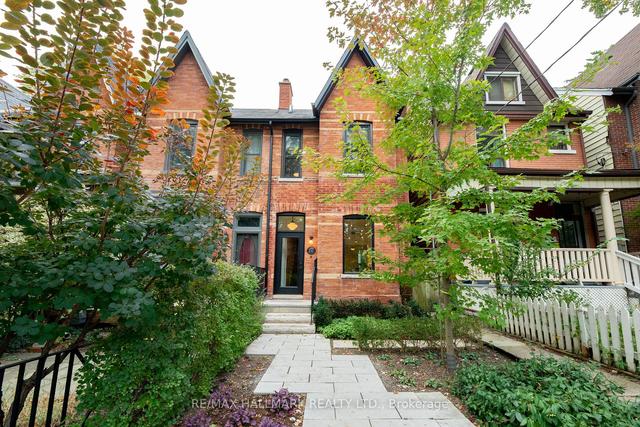 111 Victor Ave, House semidetached with 3 bedrooms, 2 bathrooms and 0 parking in Toronto ON | Image 1