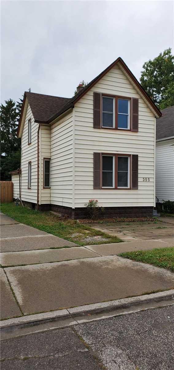 355 Bridge Ave, House detached with 4 bedrooms, 2 bathrooms and 0 parking in Windsor ON | Image 1