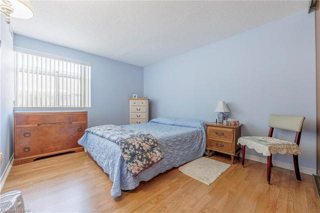 105 - 276 Oakdale Avenue, House attached with 2 bedrooms, 1 bathrooms and 1 parking in St. Catharines ON | Image 2