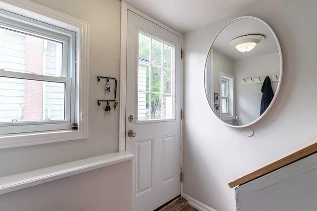 214 East 27th St, House detached with 2 bedrooms, 1 bathrooms and 3 parking in Hamilton ON | Image 11