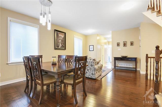 328 Gracewood Crescent, Home with 3 bedrooms, 3 bathrooms and 3 parking in Ottawa ON | Image 7