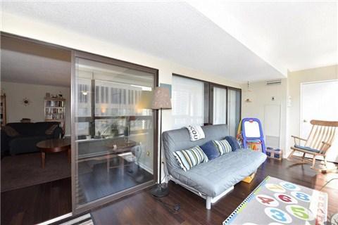 1405 - 62 Wellesley St W, Condo with 2 bedrooms, 2 bathrooms and 1 parking in Toronto ON | Image 15