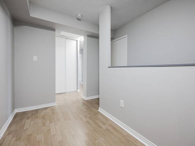 108 - 454 Centre St S, Condo with 3 bedrooms, 1 bathrooms and 1 parking in Oshawa ON | Image 9