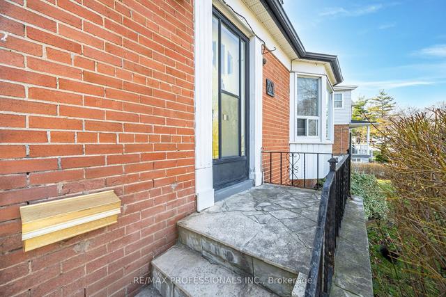 21 Kentroyal Dr, House detached with 3 bedrooms, 2 bathrooms and 5 parking in Toronto ON | Image 36