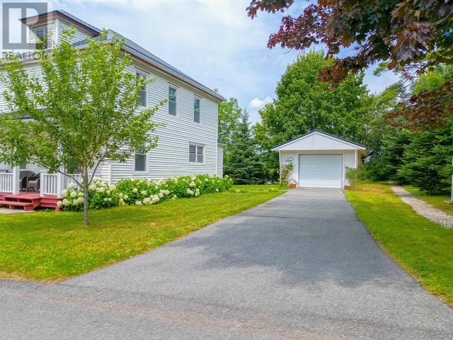 133 Pleasant Street, House detached with 4 bedrooms, 1 bathrooms and null parking in Mahone Bay NS | Image 6