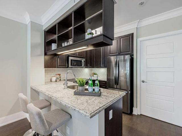 th4 - 15 Viking Lane, Townhouse with 3 bedrooms, 3 bathrooms and 2 parking in Toronto ON | Image 5