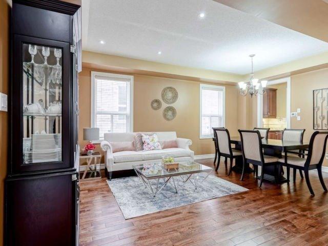 65 Freshspring Dr, House detached with 5 bedrooms, 5 bathrooms and 4 parking in Brampton ON | Image 3