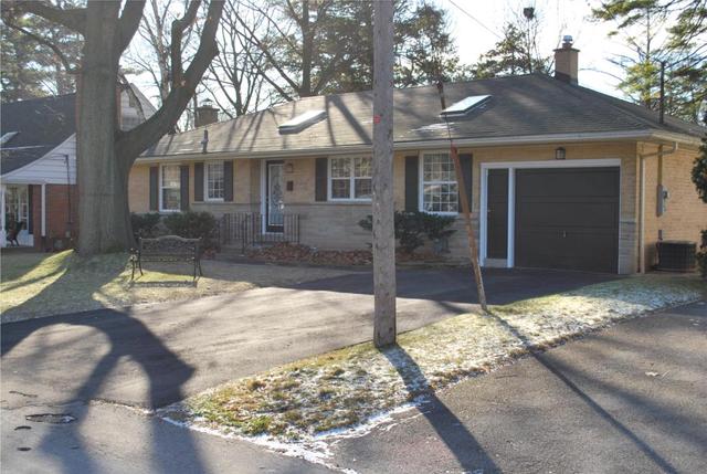832 Shadeland Ave, House detached with 4 bedrooms, 2 bathrooms and null parking in Burlington ON | Image 1