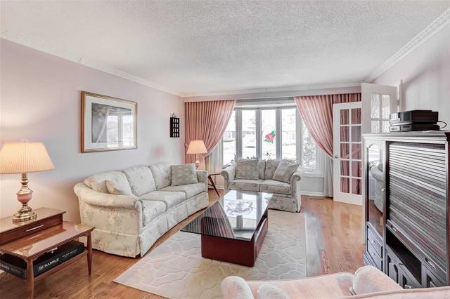 22 Burnhamill Pl, House detached with 3 bedrooms, 2 bathrooms and 6 parking in Toronto ON | Image 27