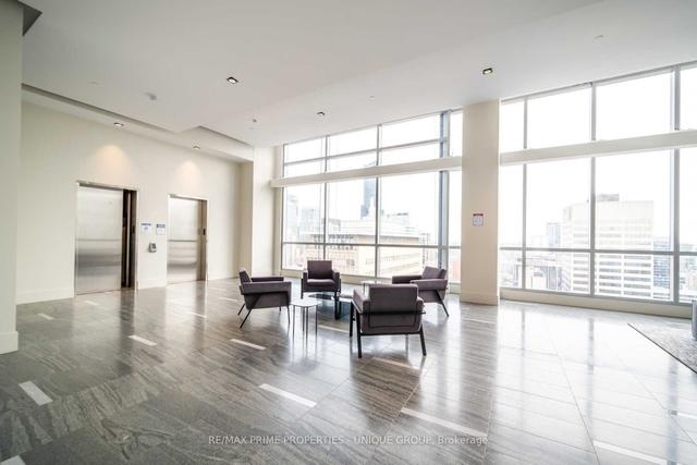 3402 - 488 University Ave, Condo with 3 bedrooms, 2 bathrooms and 0 parking in Toronto ON | Image 24