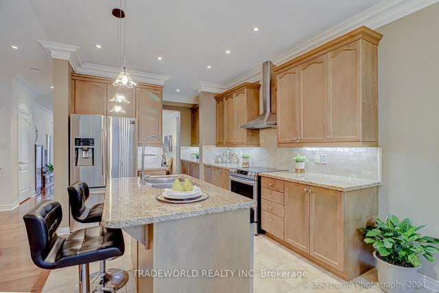22 Hislop Dr, House detached with 4 bedrooms, 3 bathrooms and 3 parking in Markham ON | Image 4