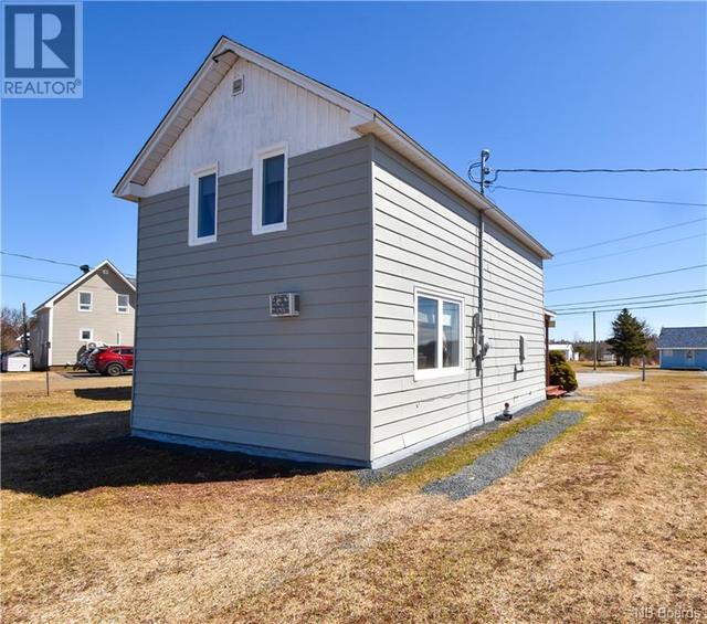 2101 Route 305, House detached with 4 bedrooms, 1 bathrooms and null parking in Shippagan P NB | Image 2