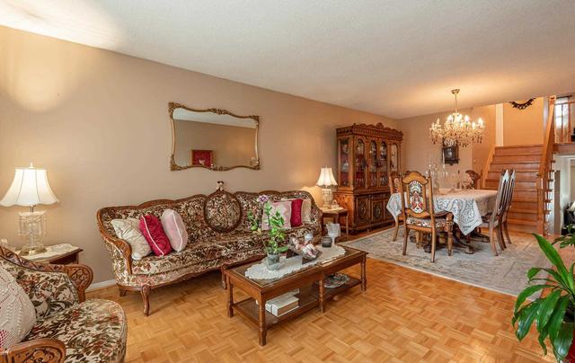 790 Thistle Down Crt, House detached with 4 bedrooms, 3 bathrooms and 3 parking in Mississauga ON | Image 4