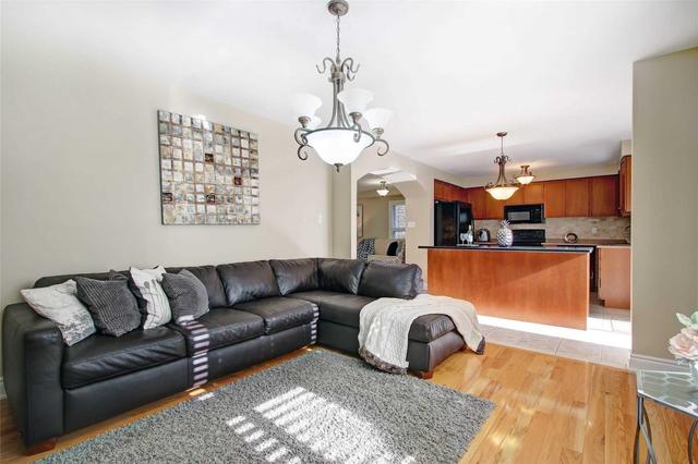 6 Clovercrest Dr N, House detached with 3 bedrooms, 3 bathrooms and 4 parking in Brampton ON | Image 8