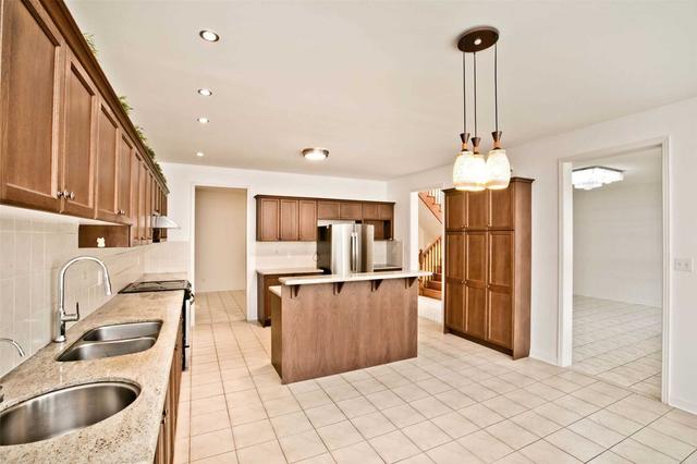 208 The Bridle Walk, House detached with 5 bedrooms, 6 bathrooms and 4 parking in Markham ON | Image 25