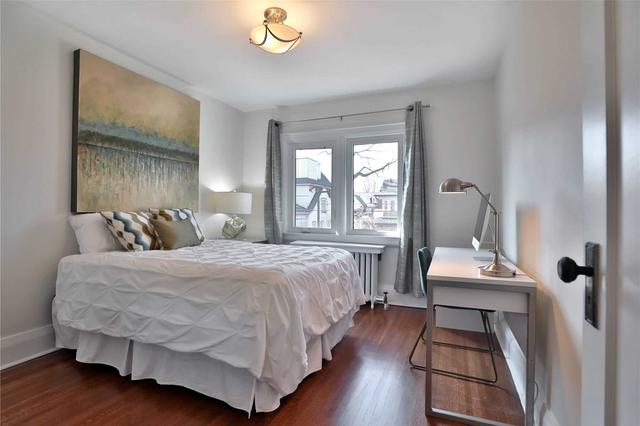 44 Humber Tr, House detached with 3 bedrooms, 2 bathrooms and 5 parking in Toronto ON | Image 14