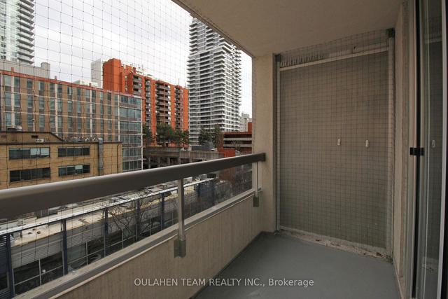 705 - 43 Eglinton Ave E, Condo with 2 bedrooms, 2 bathrooms and 1 parking in Toronto ON | Image 6