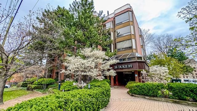 102 - 28 Duke St, Condo with 2 bedrooms, 2 bathrooms and 1 parking in Hamilton ON | Image 1