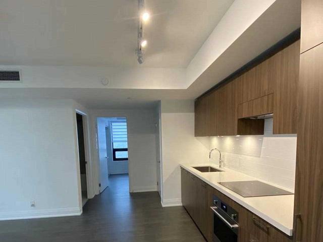 512 - 33 Frederick Todd Way, Condo with 2 bedrooms, 2 bathrooms and 1 parking in Toronto ON | Image 9