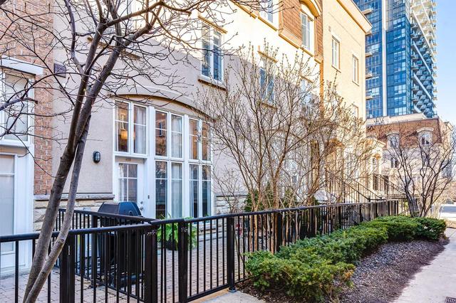Th428 - 34 Western Battery Rd, Townhouse with 1 bedrooms, 2 bathrooms and 2 parking in Toronto ON | Image 1