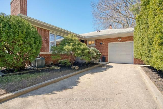 4 Sevenoaks Ave, House detached with 3 bedrooms, 2 bathrooms and 4 parking in Toronto ON | Image 12