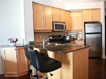 1507 - 70 Absolute Ave, Condo with 1 bedrooms, 1 bathrooms and 1 parking in Mississauga ON | Image 2