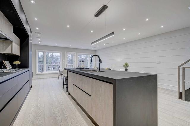365 Balliol St, House detached with 4 bedrooms, 5 bathrooms and 2 parking in Toronto ON | Image 2