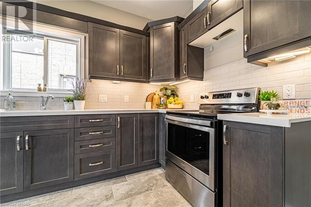 23 - 45 Dorchester Boulevard, House attached with 5 bedrooms, 3 bathrooms and null parking in St. Catharines ON | Image 7