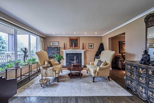 26 Thompson Ave, House detached with 4 bedrooms, 5 bathrooms and 6 parking in Toronto ON | Image 5
