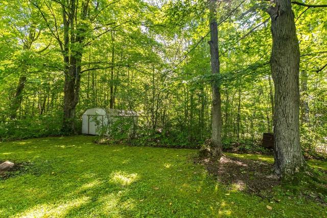 93 Armstrong Crt, House detached with 2 bedrooms, 1 bathrooms and 20 parking in Kawartha Lakes ON | Image 16