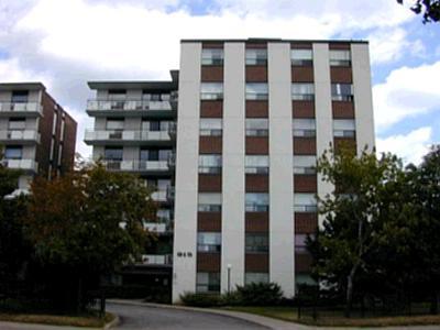 404 - 915 Midland Ave, Condo with 2 bedrooms, 1 bathrooms and 1 parking in Toronto ON | Image 1