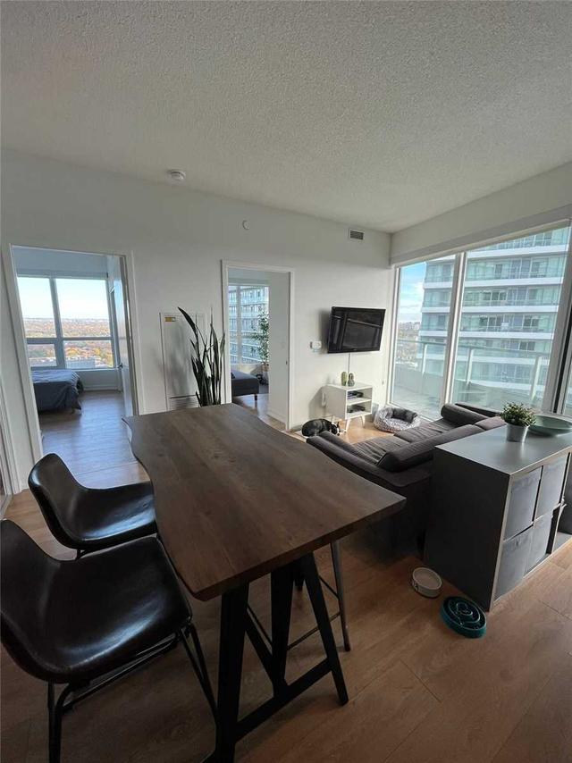 3005 - 115 Mcmahon Dr, Condo with 2 bedrooms, 1 bathrooms and 1 parking in Toronto ON | Image 2