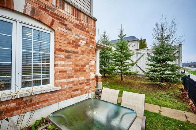 26 Lander Cres, House attached with 3 bedrooms, 3 bathrooms and 3 parking in Clarington ON | Image 28