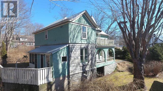36 King Street, House detached with 3 bedrooms, 2 bathrooms and null parking in Shelburne NS | Image 4