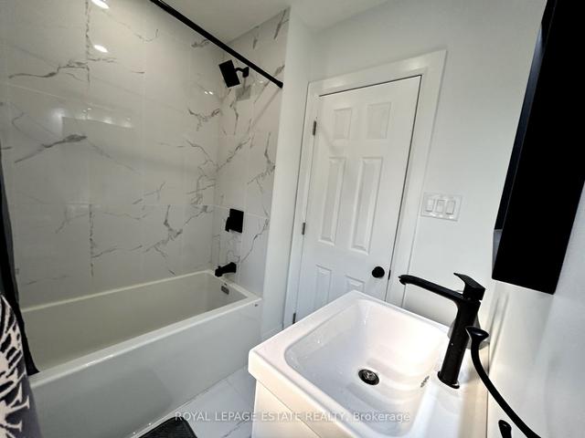 149 Delta St, House detached with 2 bedrooms, 1 bathrooms and 1 parking in Toronto ON | Image 8