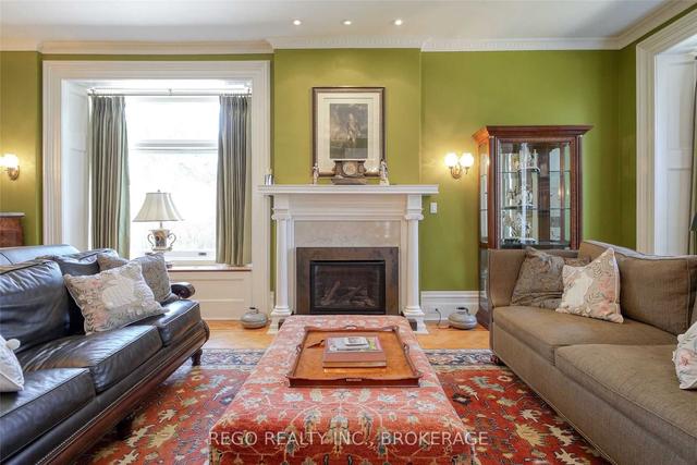 90 Kenmore Ave, House detached with 7 bedrooms, 4 bathrooms and 10 parking in Cambridge ON | Image 4