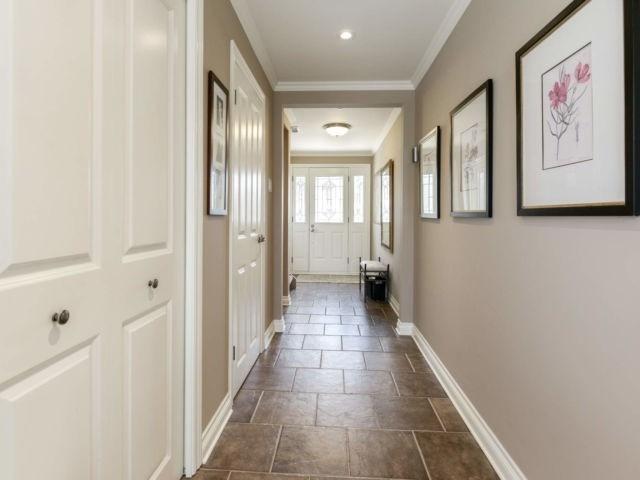 31 Coniston Ave, House detached with 3 bedrooms, 2 bathrooms and 4 parking in Brampton ON | Image 2